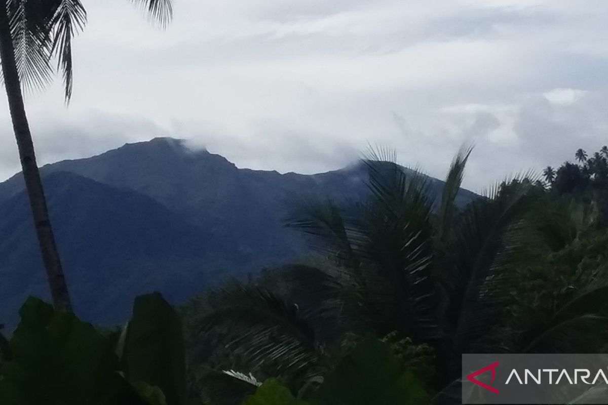 BPBD minta warga waspada Gunung Awu di Sangihe masih status siaga