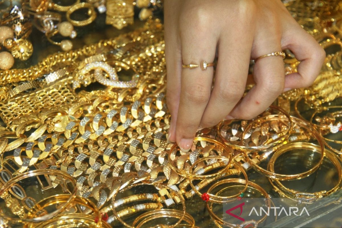 Harga perhiasan emas murni di Meulaboh turun Rp2,95 juta/mayam