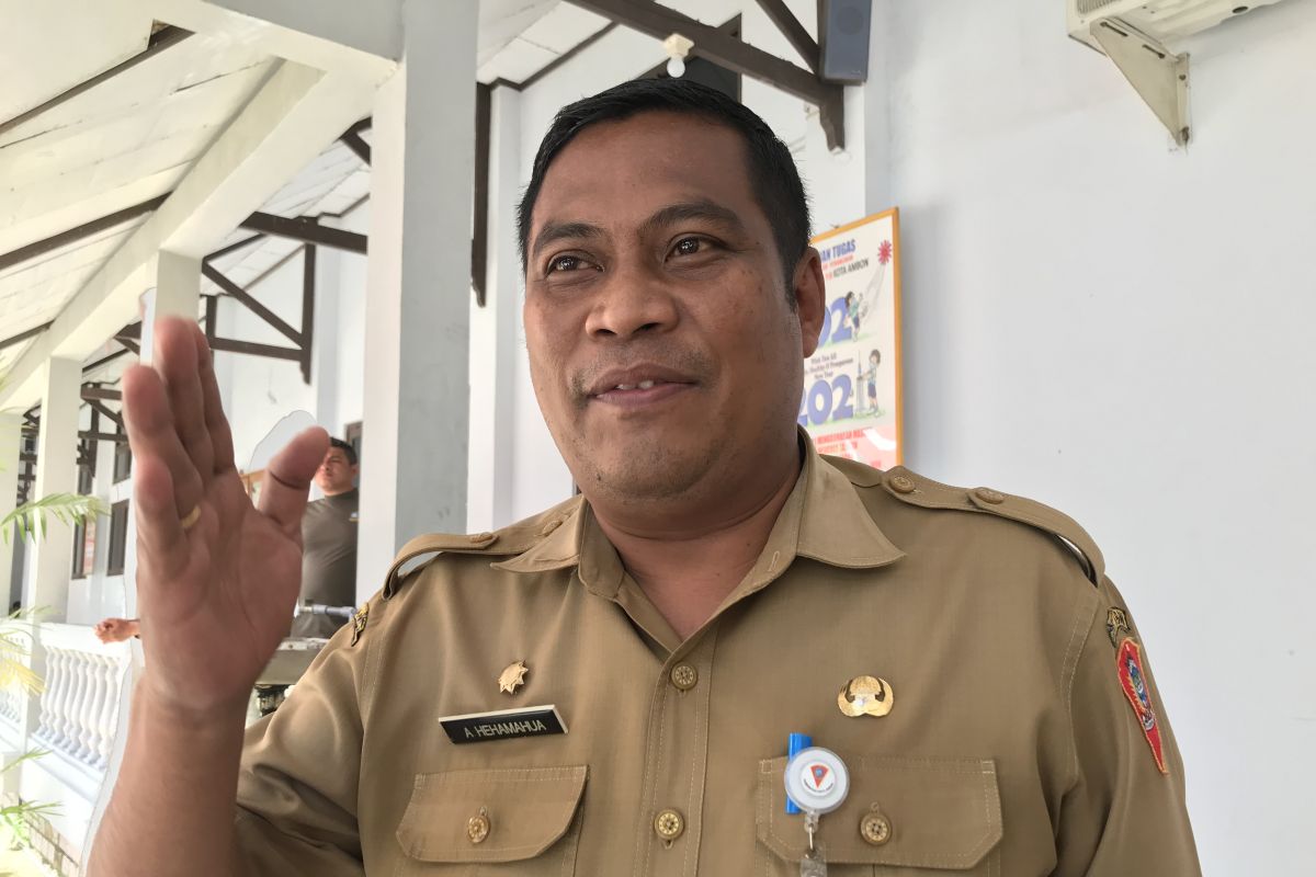 DLHP Kota Ambon minta warga kerja sama tangani sampah Pasar Mardika, perlu kesadaran bersama