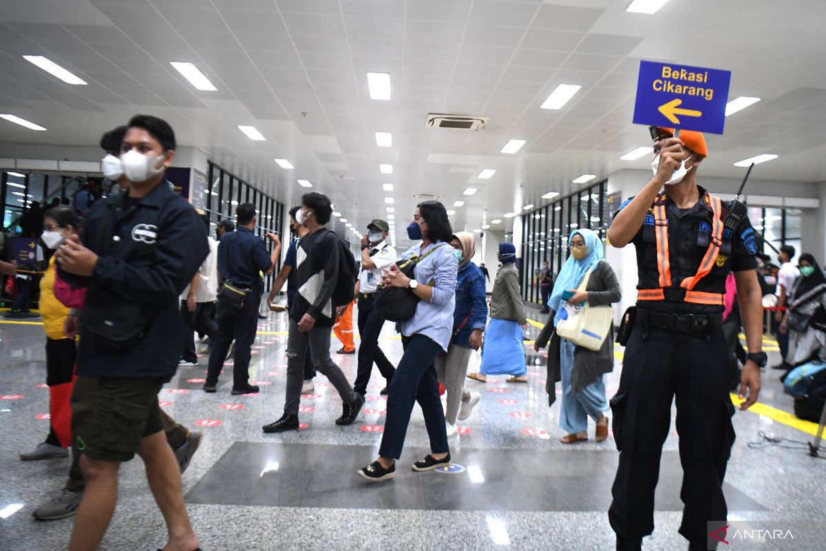 SO-5 di Stasiun Manggarai mendongkrak penumpang transportasi massal