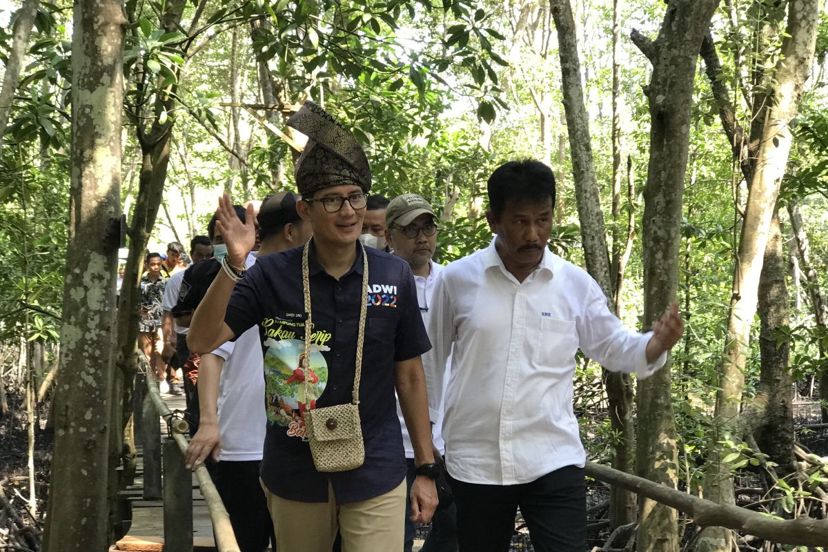 Sandiaga Uno soroti mahalnya harga tiket feri Batam - Singapura