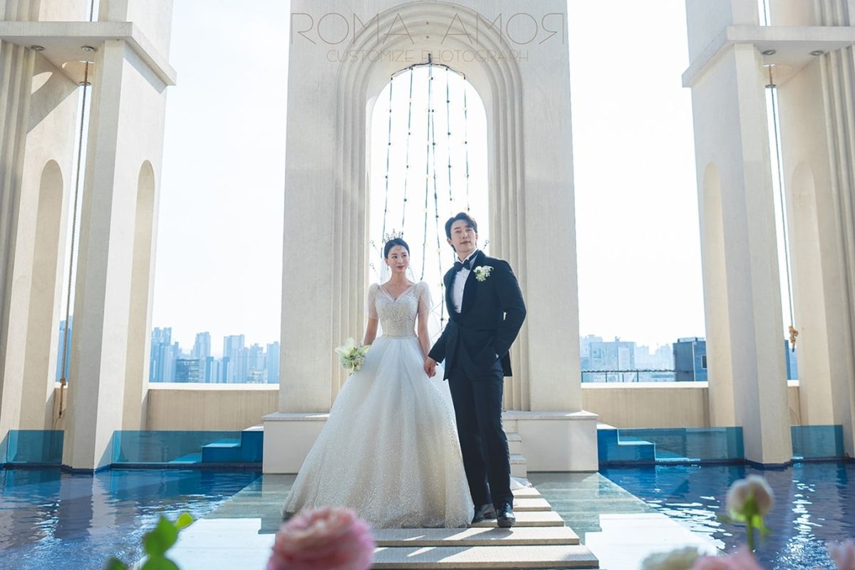 Hoon dan Hwang Ji Seon rayakan pernikahan privat