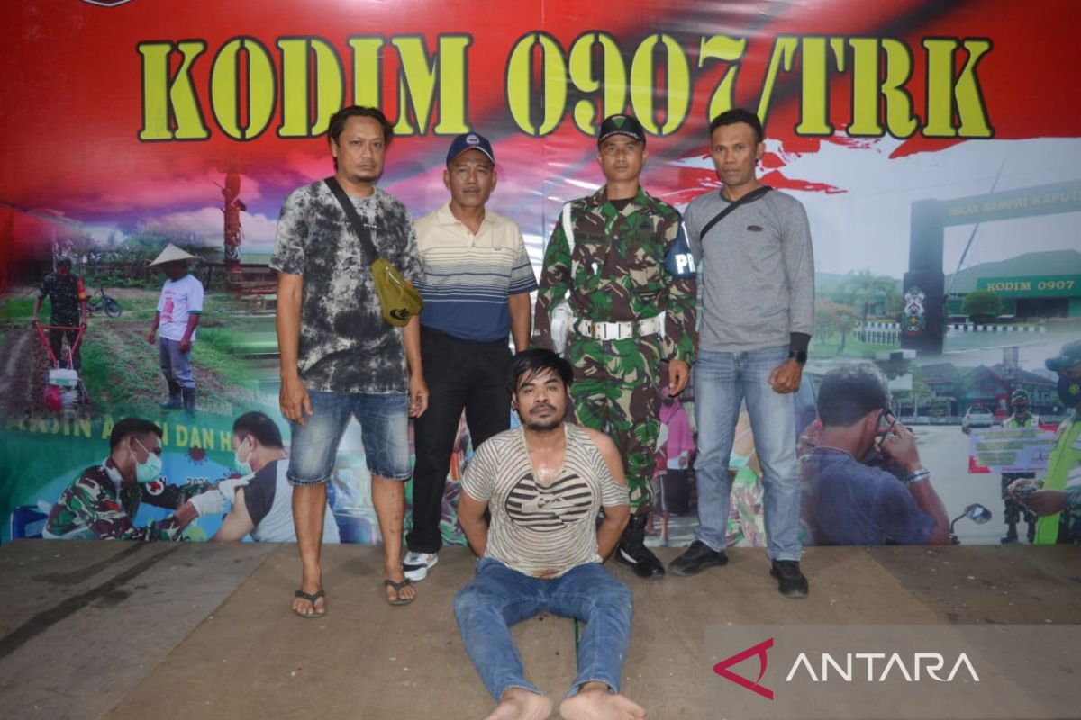 Kodim Tarakan menangkap seorang pria yang mengaku anggota TNI