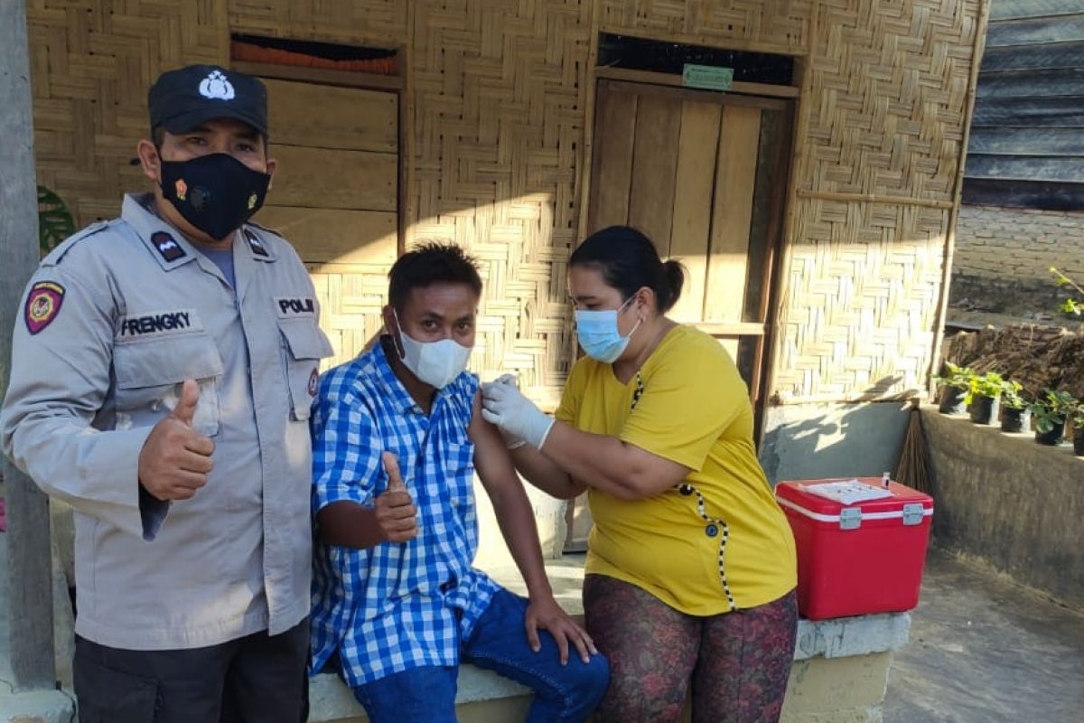 Polres Tapanuli Selatan gencarkan vaksinasi COVID-19 di Padang Lawa Utara