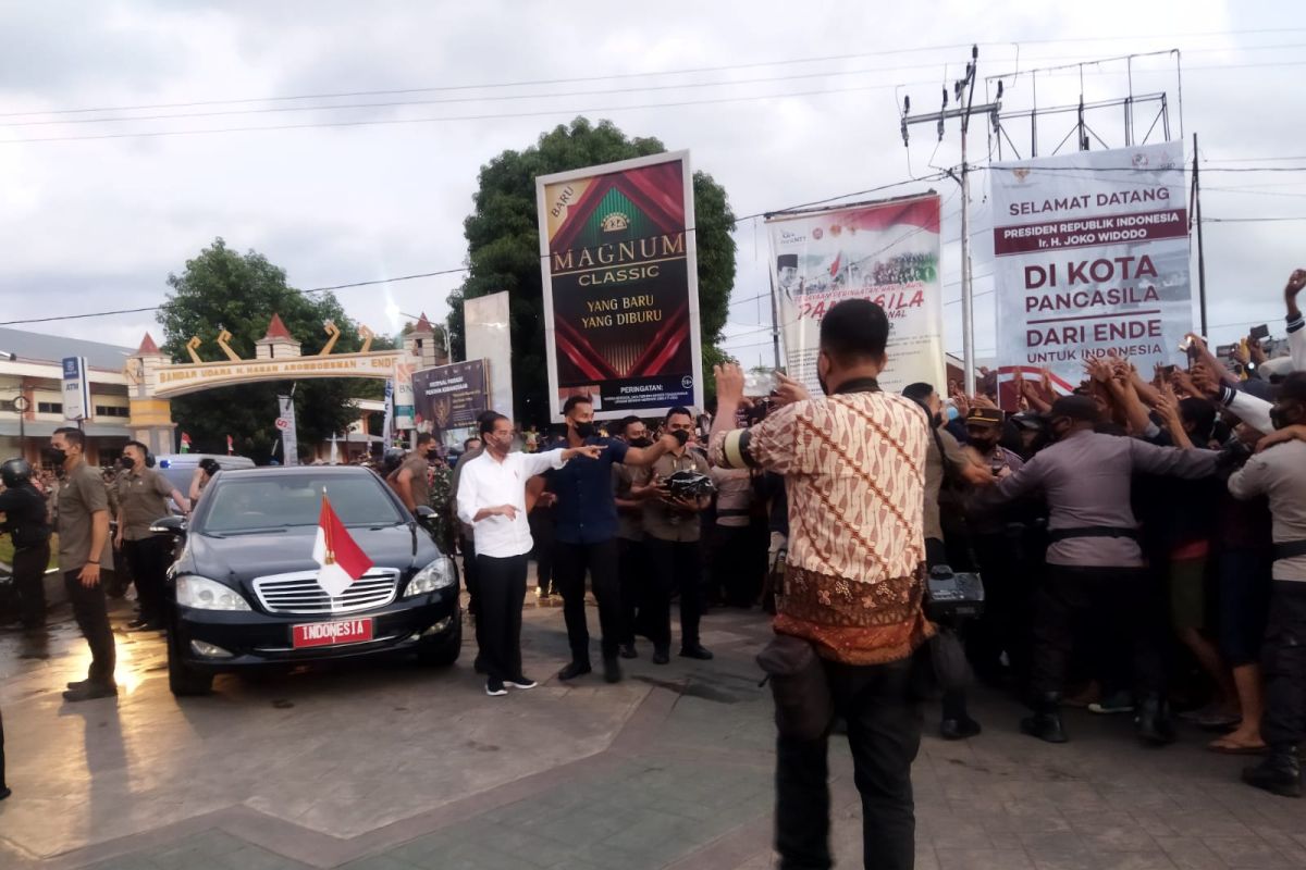 Presiden Joko Widodo tiba di Ende
