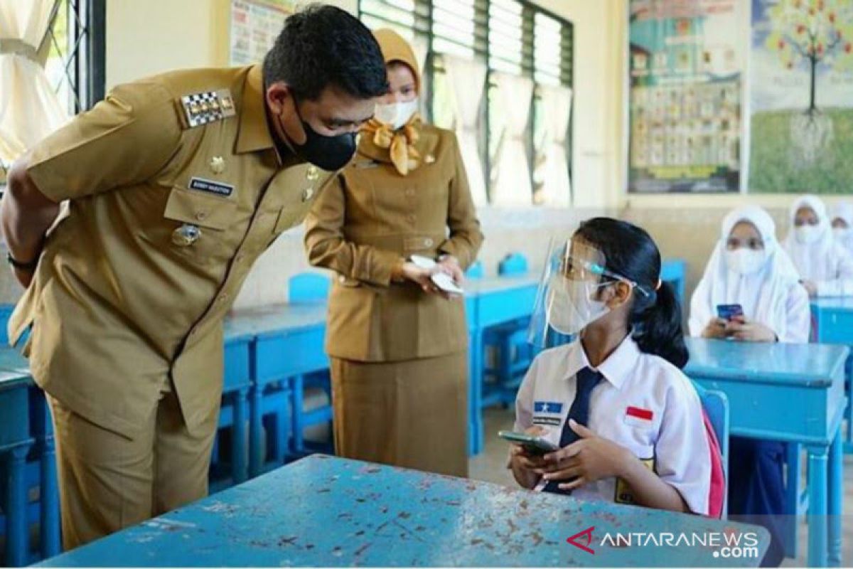 Pemkot Medan tambah  tiga SMP negeri