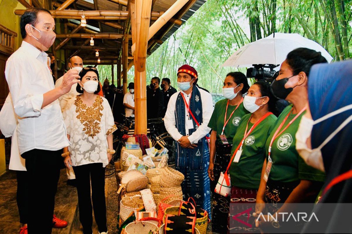 Presiden Jokowi tinjau Kampus Bambu Turetogo di Ngada