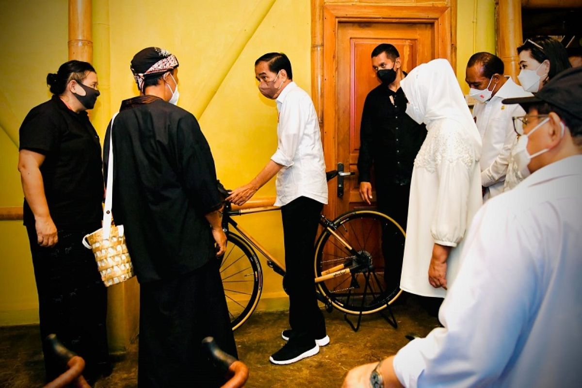 Presiden Joko Widodo apresiasi teknologi pengolahan bambu di Ngada