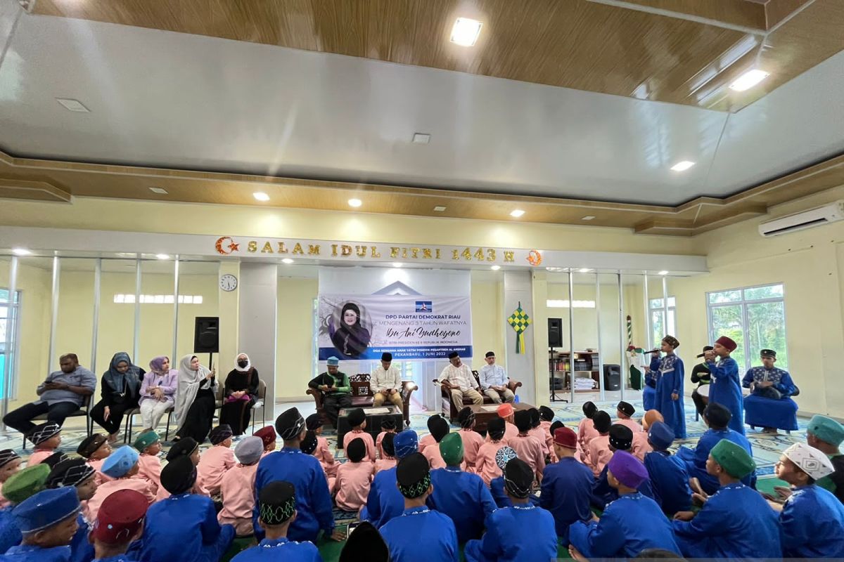 Kenang tiga tahun wafatnya Ani Yudhoyono, Demokrat Riau gelar doa bersama anak yatim