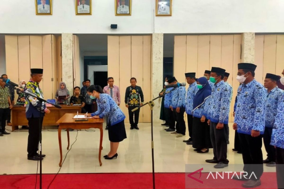 Bupati Sukamara: Pelantikan pejabat upaya penyegaran dan peningkatan kinerja
