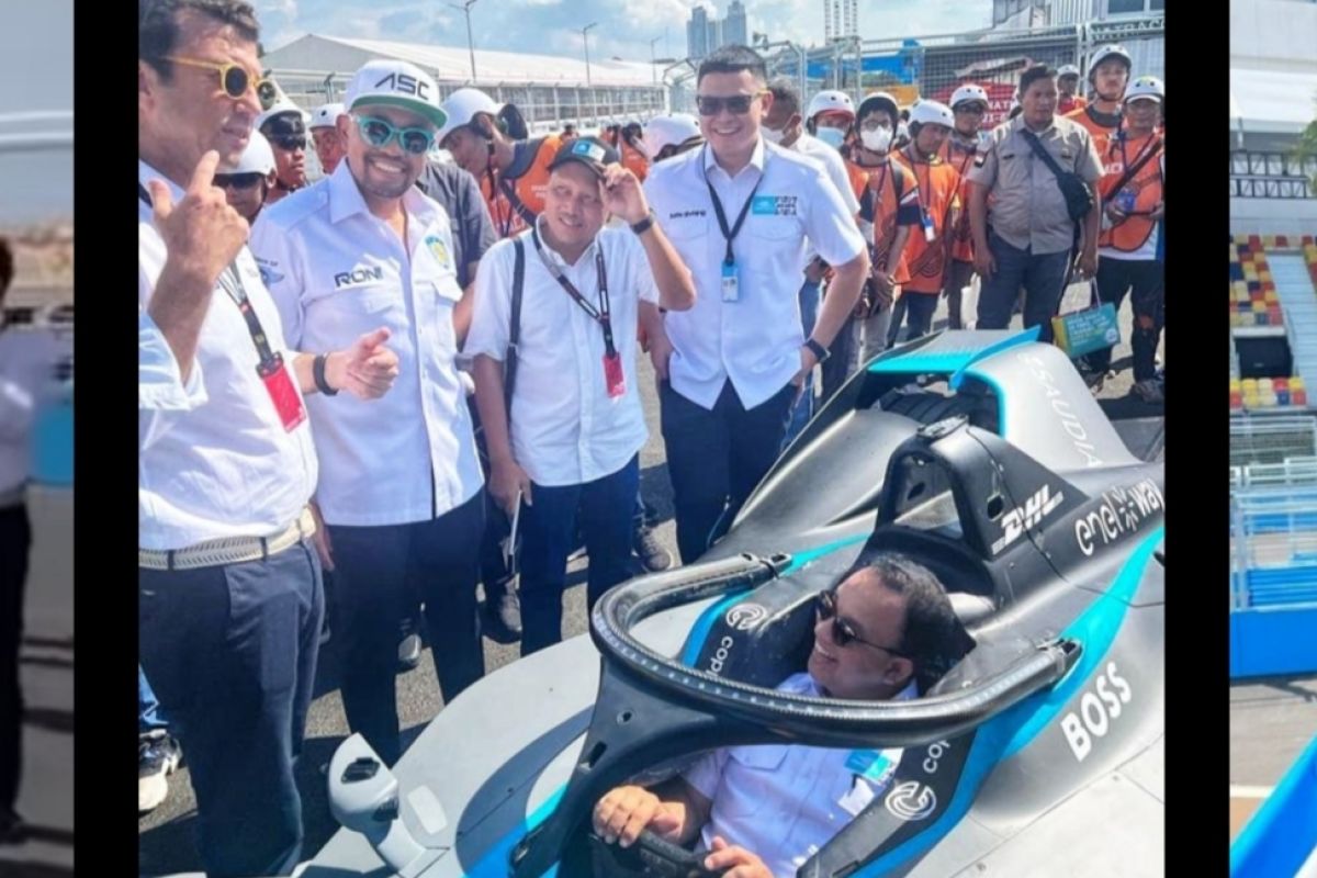 Governor Baswedan inspects Jakarta Formula E circuit in Ancol