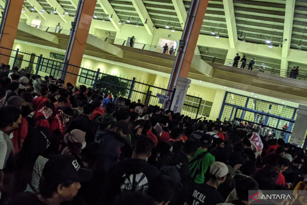 Suporter Indonesia padati Stadion Si Jalak Harupat