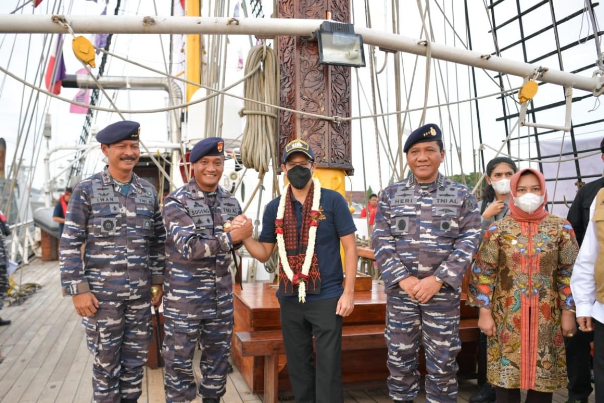 KRI Dewaruci sets sail on archipelago's spice route