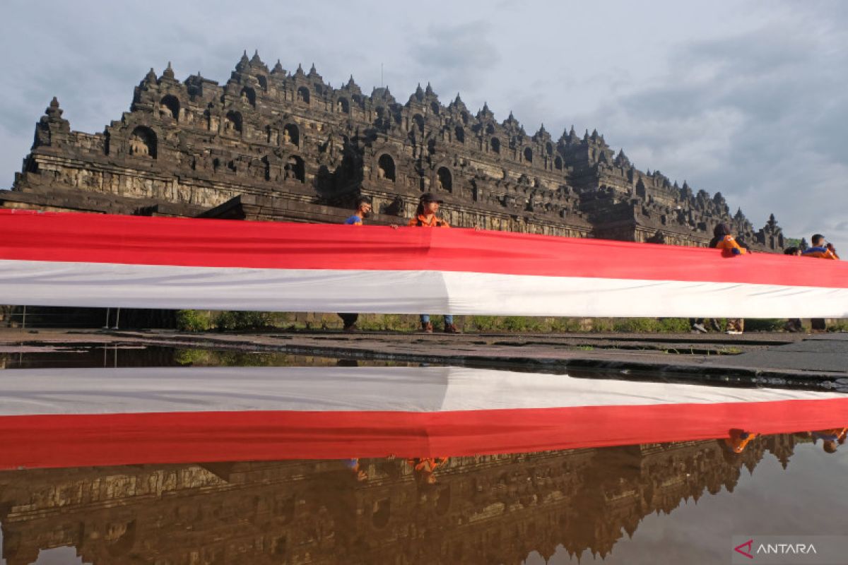 Pengelola Borobudur berikan akses pelajar naik ke atas candi hanya Rp5.000