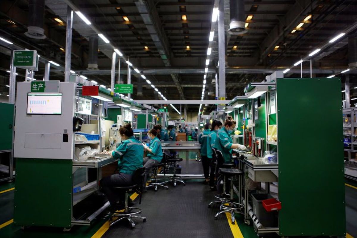 Aktivitas pabrik Asia melambat pada Mei karena pembatasan COVID China