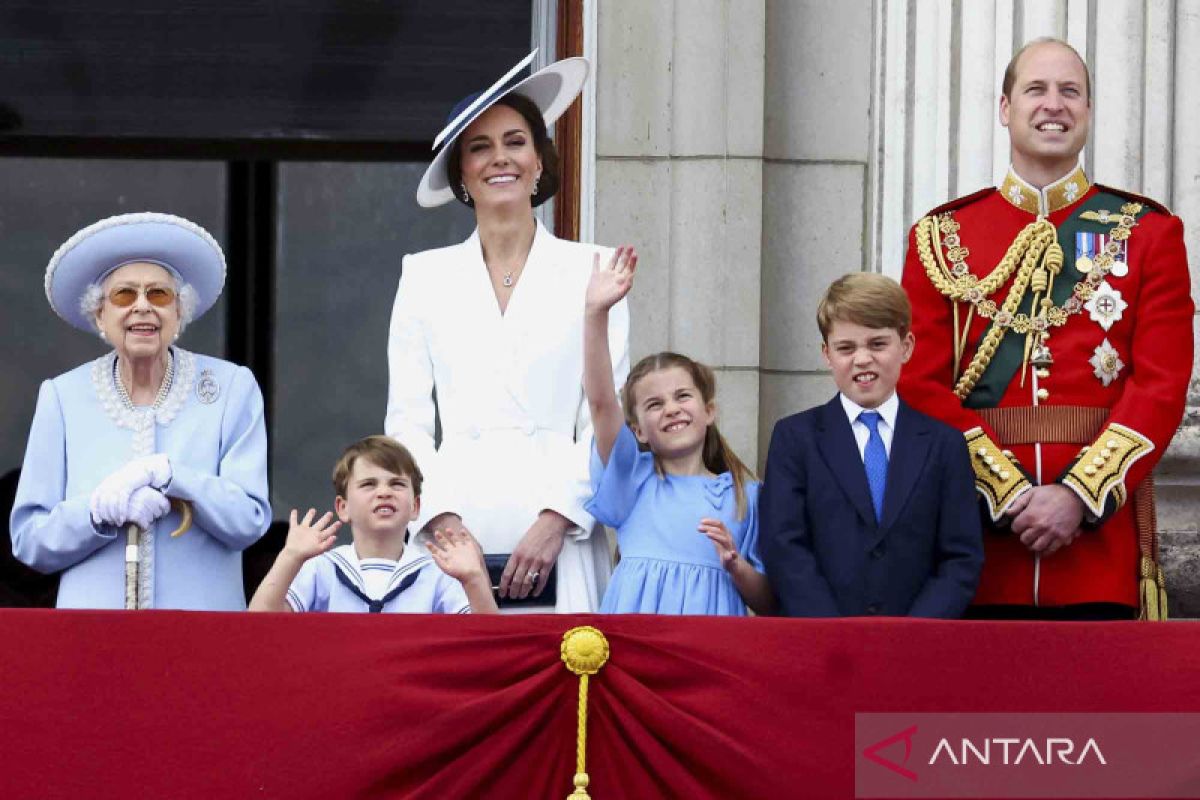 Anak-anak Pangeran William dan Kate Middleton masuk sekolah baru