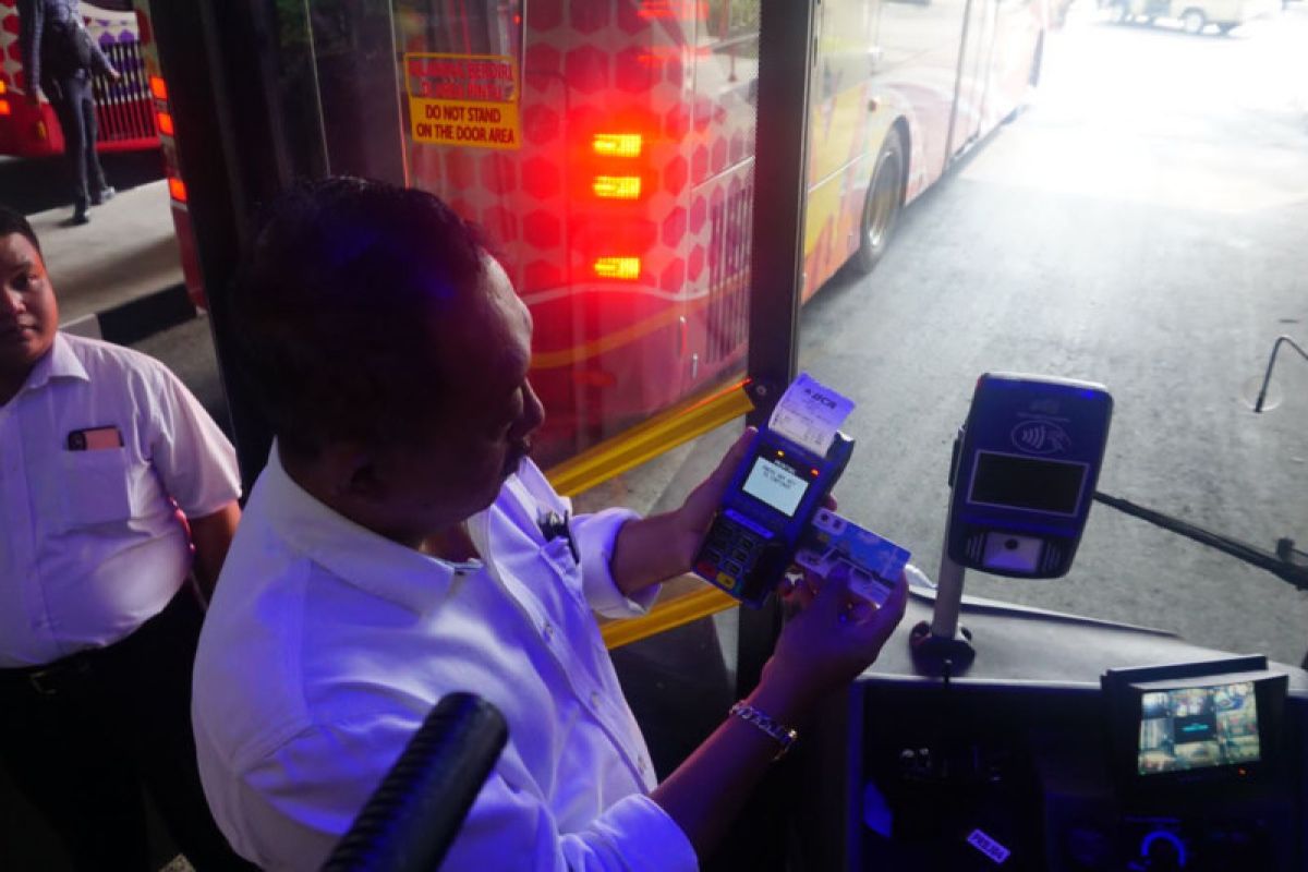 Wawali pastikan layanan pembayaran TOB di Suroboyo Bus berjalan lancar