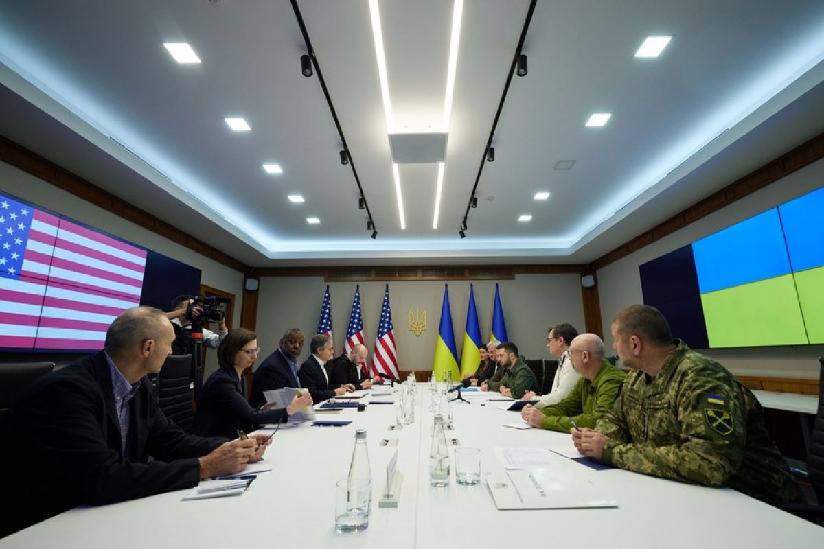 Kremlin nilai pasokan senjata AS ke Ukraina "tuang minyak ke api"
