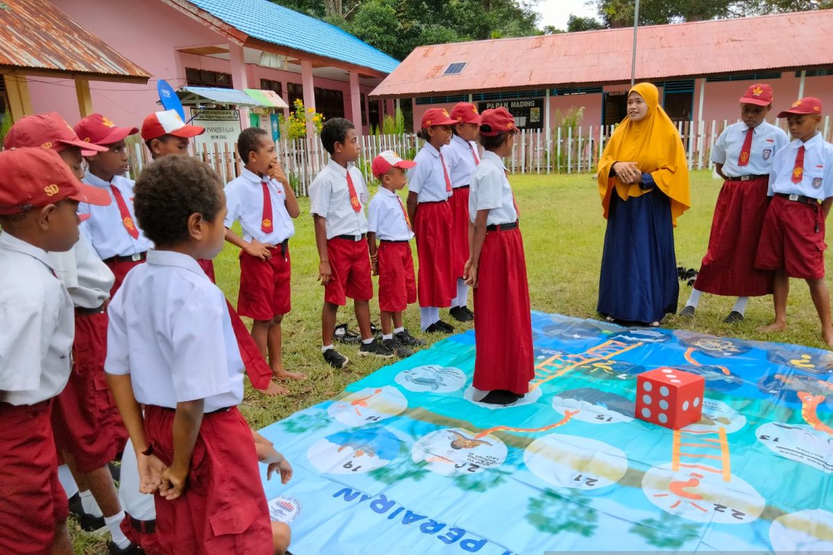 Membangun kolaborasi pendidikan lingkungan hidup di kawasan konservasi Fakfak