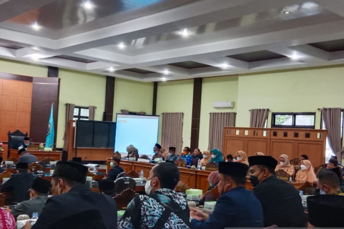 DPRD Kabupaten Bangka Tengah gelar paripurna pemberhentian Wakil Bupati