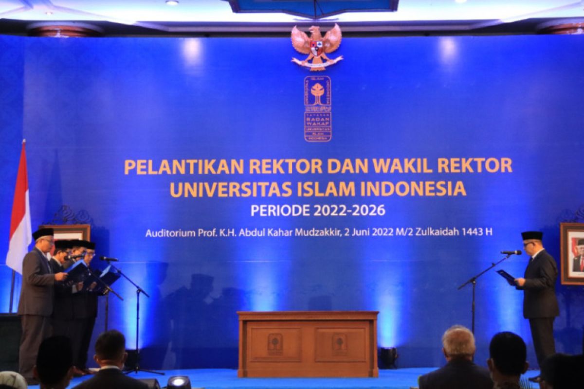 Prof. Fathul Wahid dilantik sebagai rektor UII