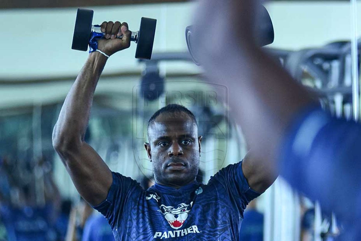 Bek Persib Bandung Igbonefo sudah gabung latihan setelah sempat sakit