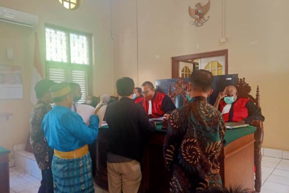 Empat media tergugat di Makassar hadiri sidang penyerahan bukti surat
