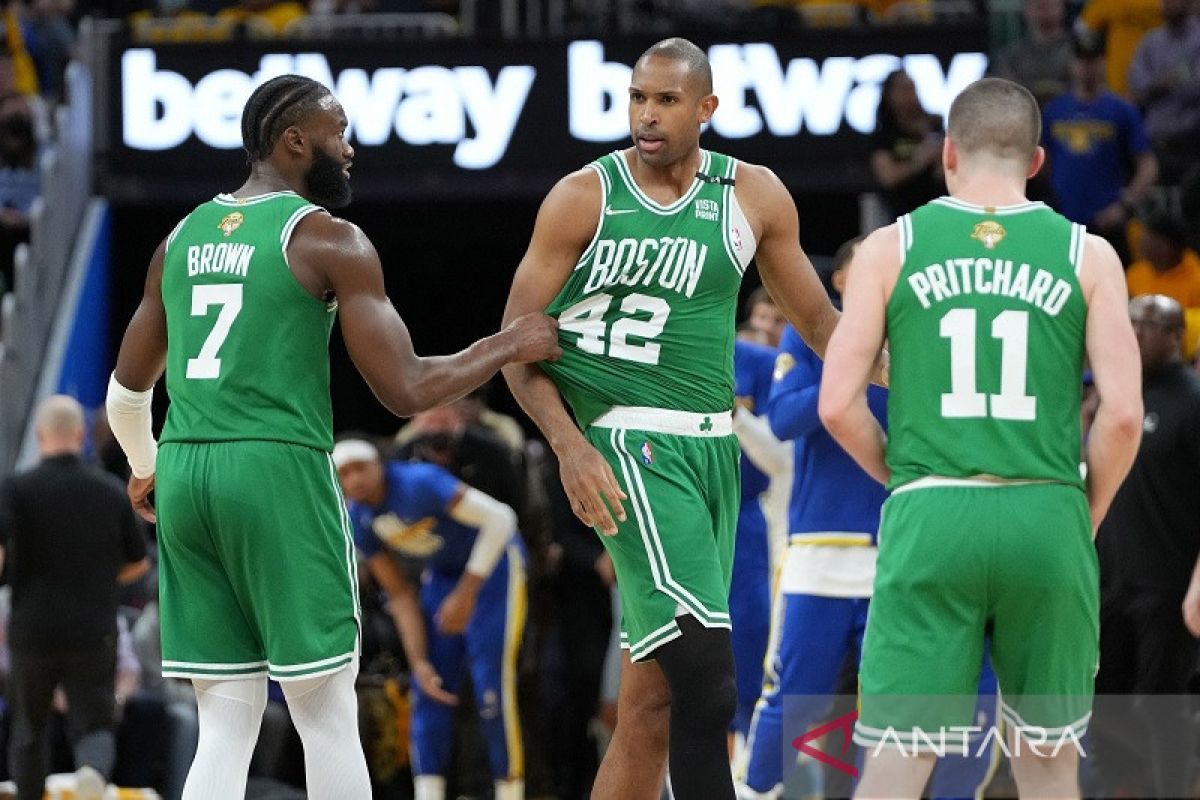 Celtics curi Gim 1 final NBA dari Warriors lewat momentum kuarter keempat