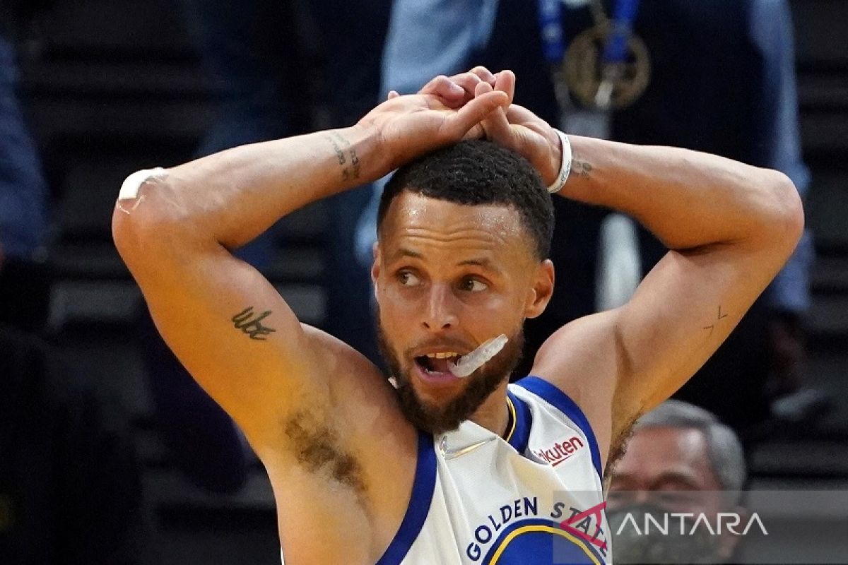 Final NBA: Warriors petik pelajaran dari kuarter keempat gim 1