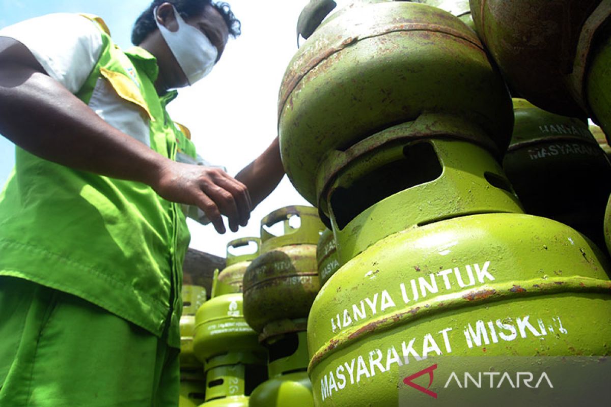 Polisi bongkar sindikat pengoplos gas elpiji berkedok warteg