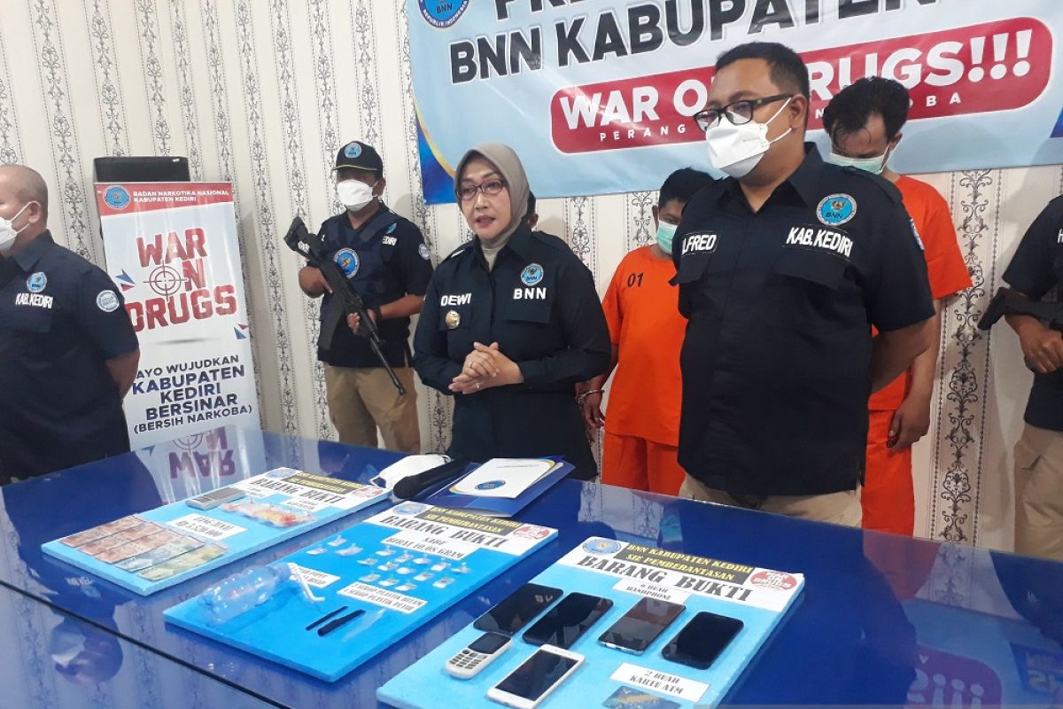 Tiga pengedar sabu-sabu diringkus aparat BNNK Kediri