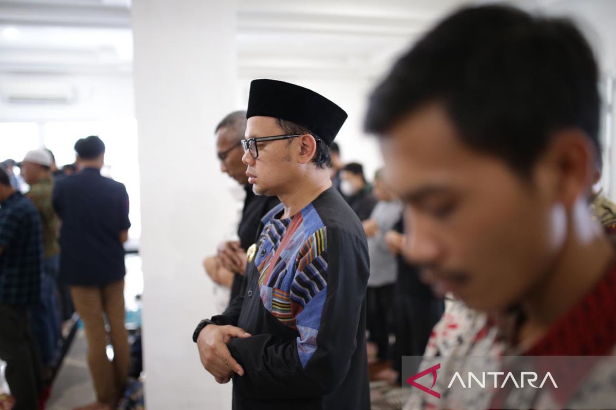 Jajaran Pemkot Bogor gelar shalat ghaib untuk putra Ridwan Kamil