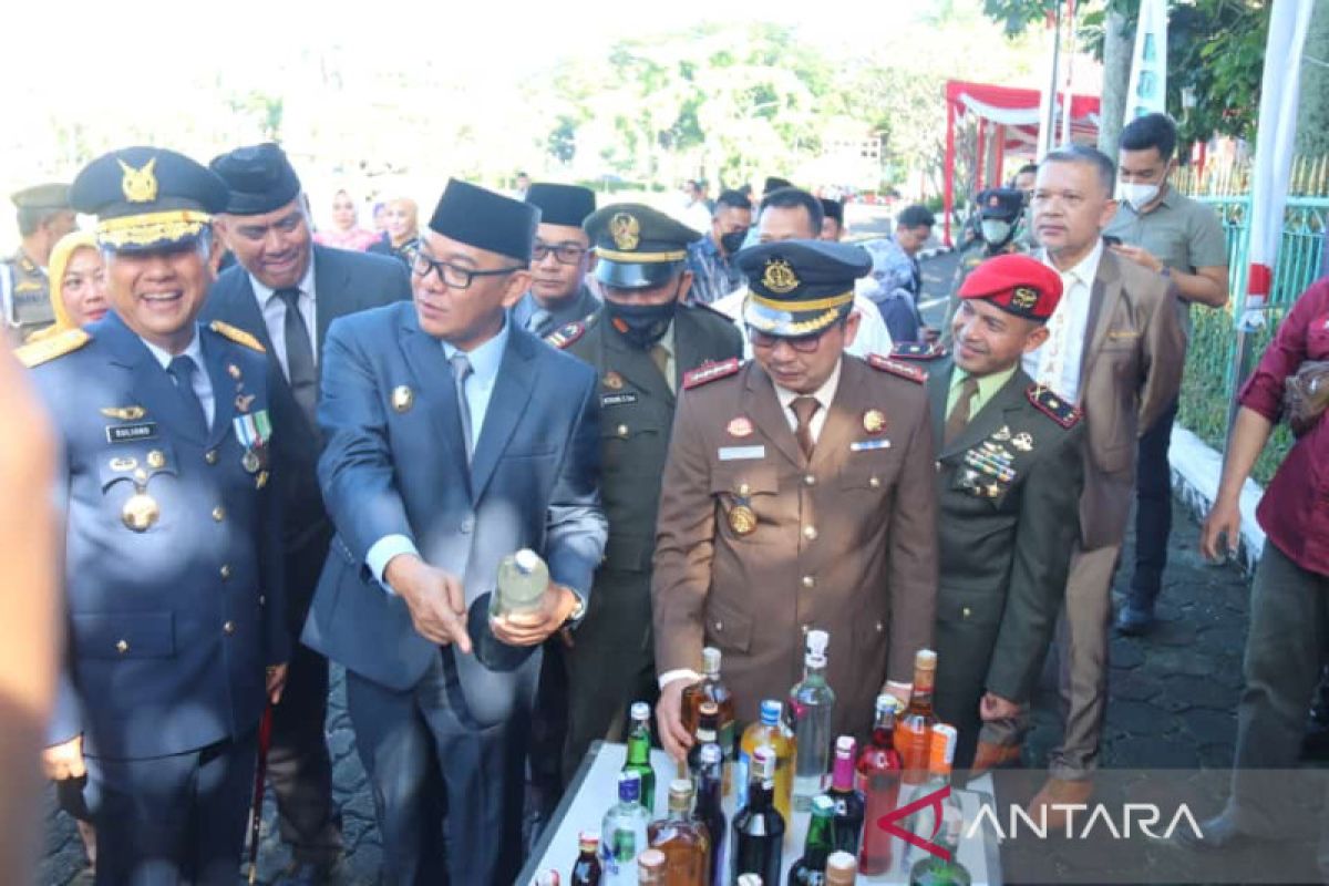 HJB ke-540, Pemkab Bogor musnahkan 2.500 botol minuman keras