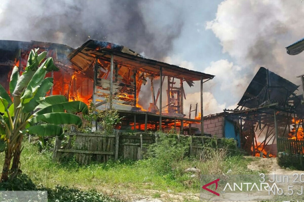 Delapan rumah di Samarinda ludes terbakar