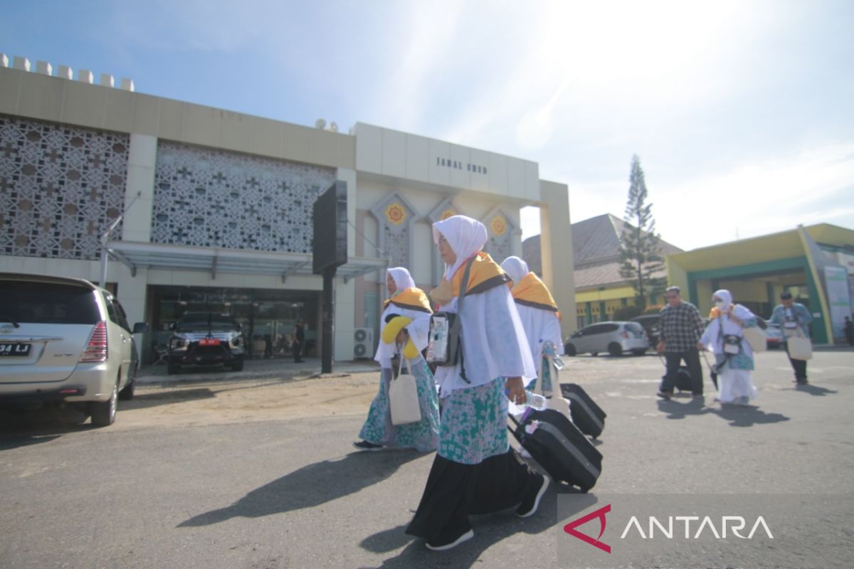 Calon haji Kloter I Padang tiba di Asrama Haji Tabing