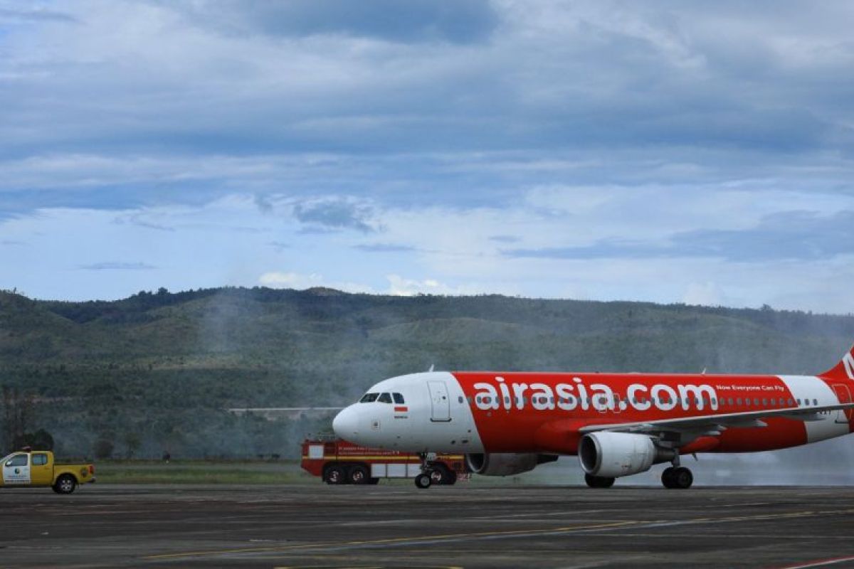 Maskapai AirAsia meluncurkan tiga rute domestik terbaru Bali ke Medan dan Balik Papan