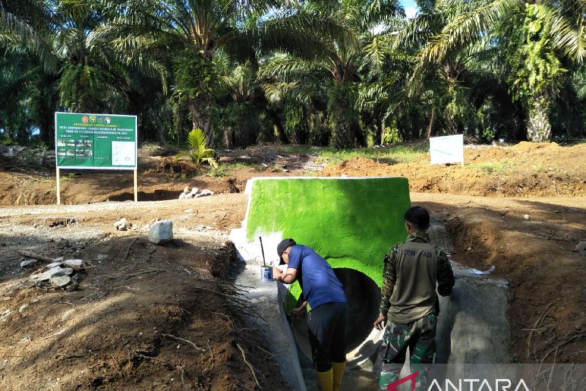 Satgas TMMD ke-113 percepat pembuatan gorong-gorong di Mukomuko