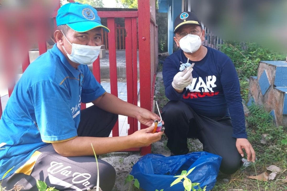 BNNP Kalteng temukan belasan alat isap sabu di areal pemakaman