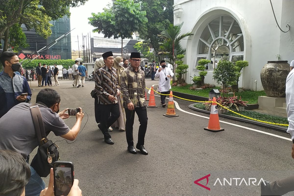 Sejumlah pejabat kunjungi rumah dinas Ridwan Kamil untuk bertakziah