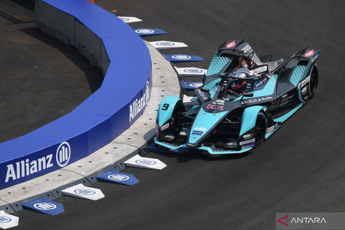 Mitch Evans juarai Jakarta E-Prix 2022