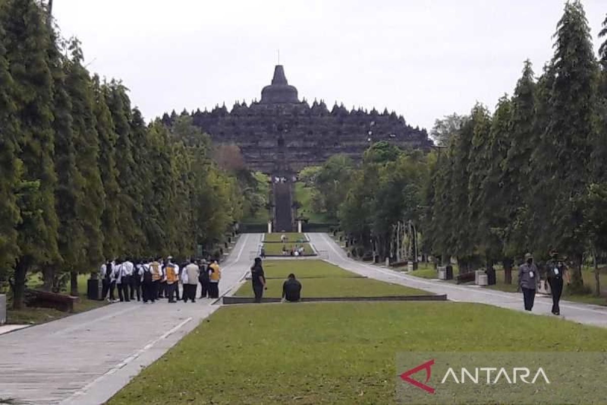 Gubernur Jateng: edukasi soal Rp750.000 masuk Borobudur