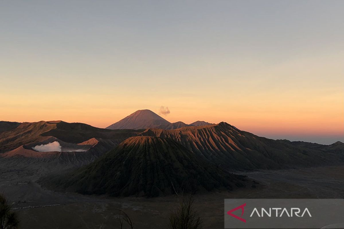 Kawasan Bromo ditutup total saat peringatan Yadnya Kasada