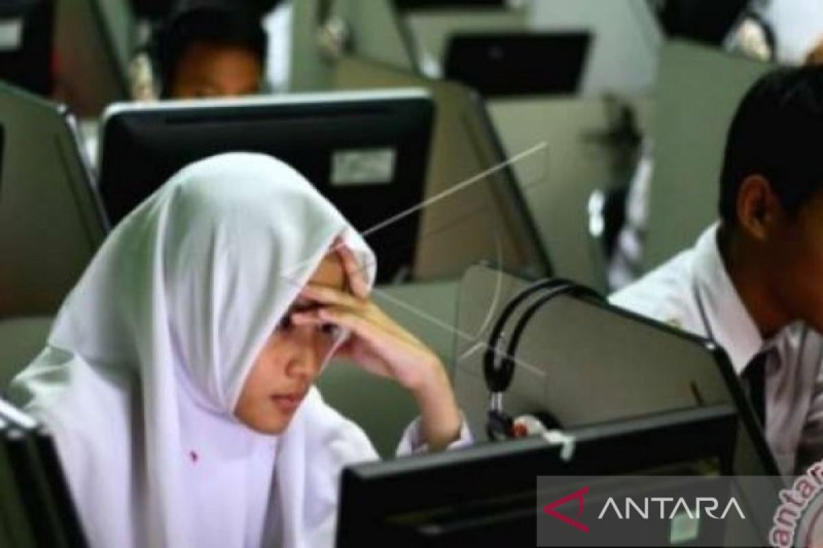 Kelulusan ujian  SMK negeri dan swasta di Riau 99,67 persen