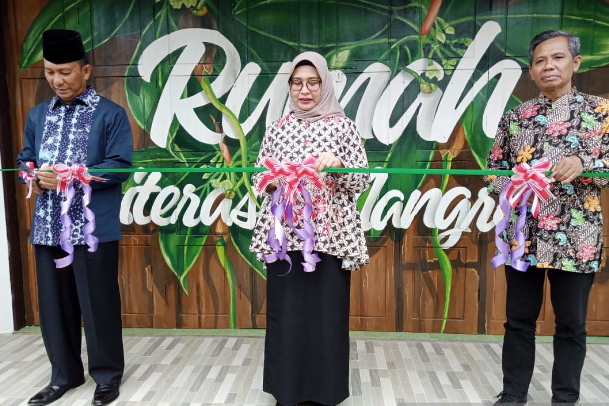 BRGM - PP Muhammadiyah resmikan rumah literasi mangrove di Belitung Timur