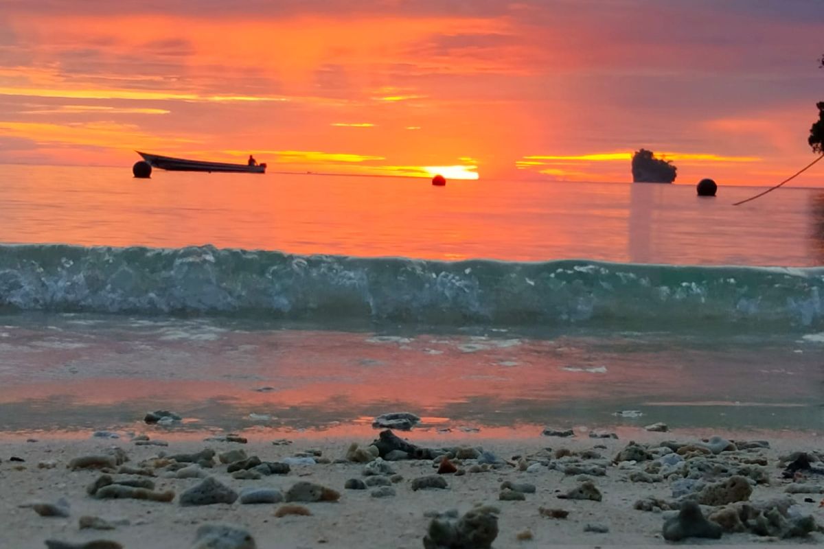 Konektivitas destinasi wisata kawasan taman pesisir Teluk Berau