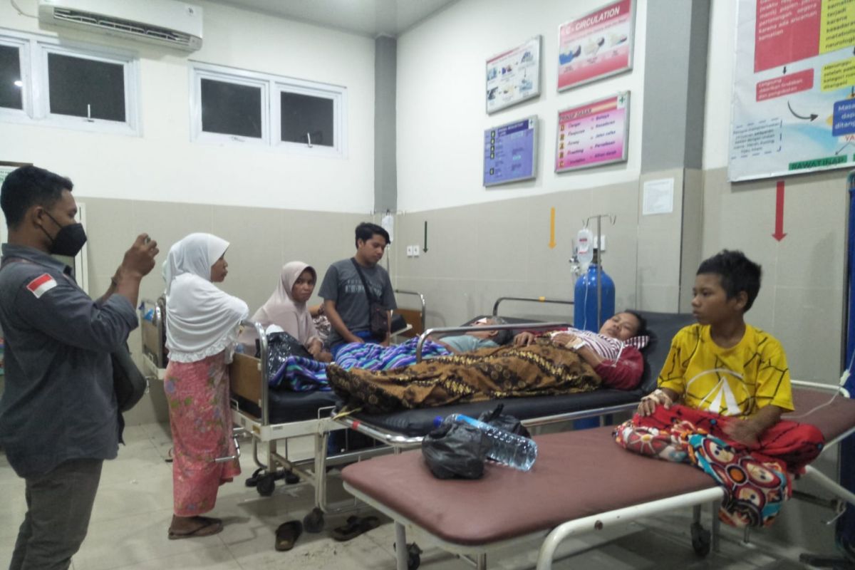 Puluhan warga Desa Ubung Lombok Tengah diduga Keracunan nasi bungkus