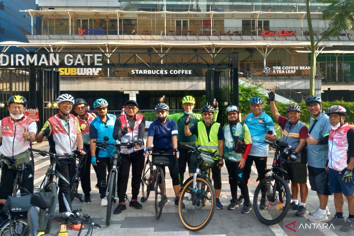 Ikatan Pensiunan PLN "gowes" bareng rayakan Hari Sepeda Sedunia