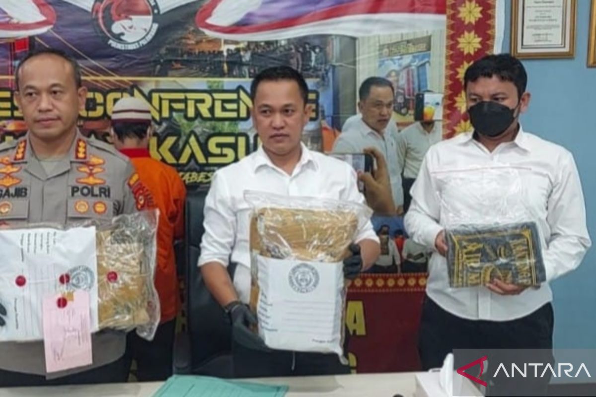 Polisi tangkap pengedar ganja di kawasan 7 Ulu Palembang