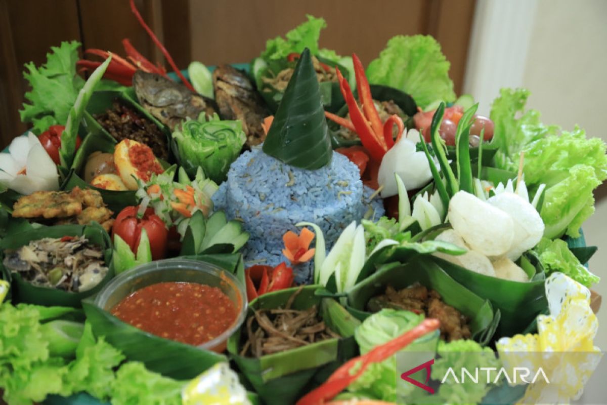 Kota Tangerang kenalkan makanan khas Nasi Segambreng ke publik