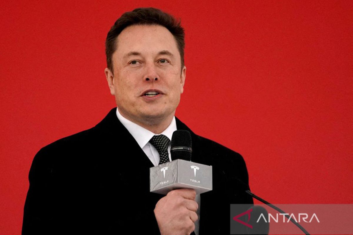 Elon Musk batal PHK karyawan Tesla